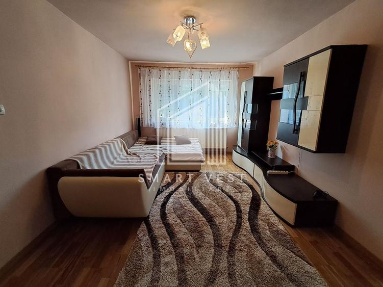 Apartament cu 3 camere semidecomandat, mobilat în Micro 16