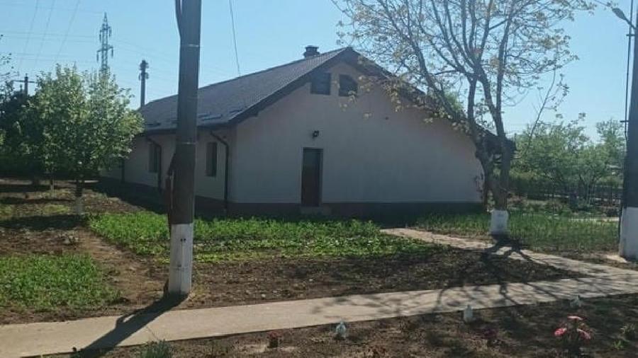 Casă individuală cu 4 camere cu Teren 4400 Mp în Oltenița