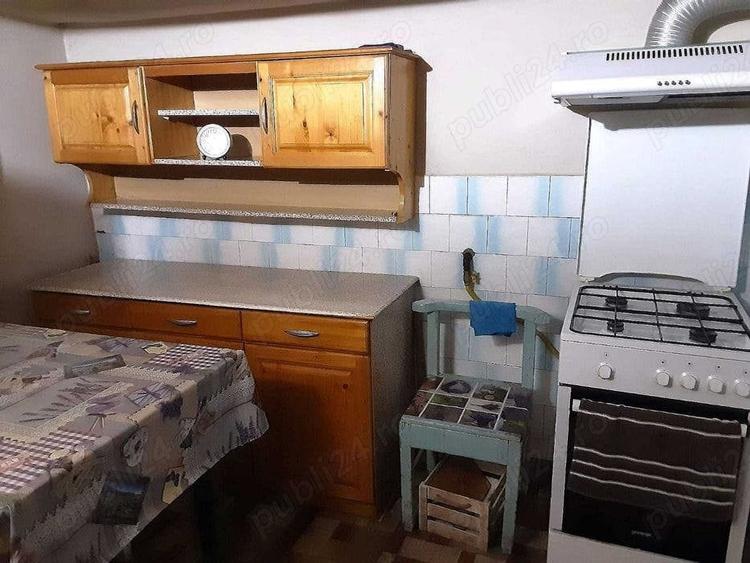 Casă cu 6 camere în Curtici