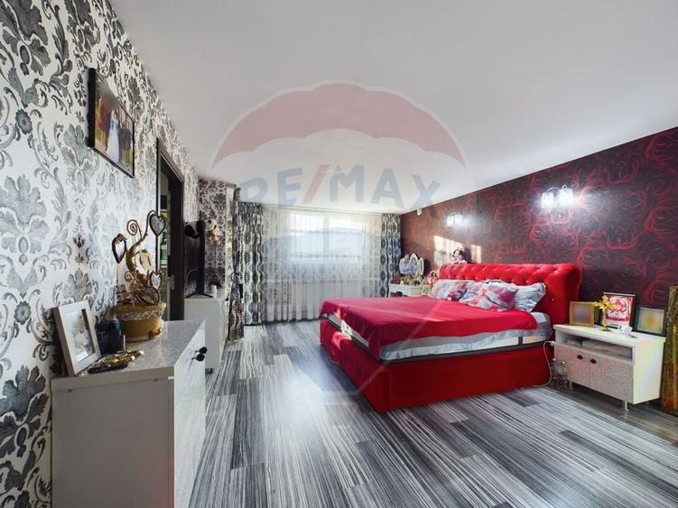 Casă / Vilă 5 camere + Mansarda Foarte Spatioasa - 14