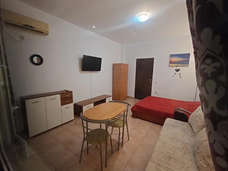Garsonieră decomandată în Central