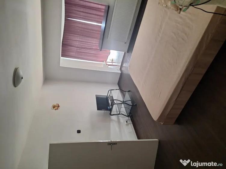 Apartament cu 2 camere decomandat în Piața Nouă