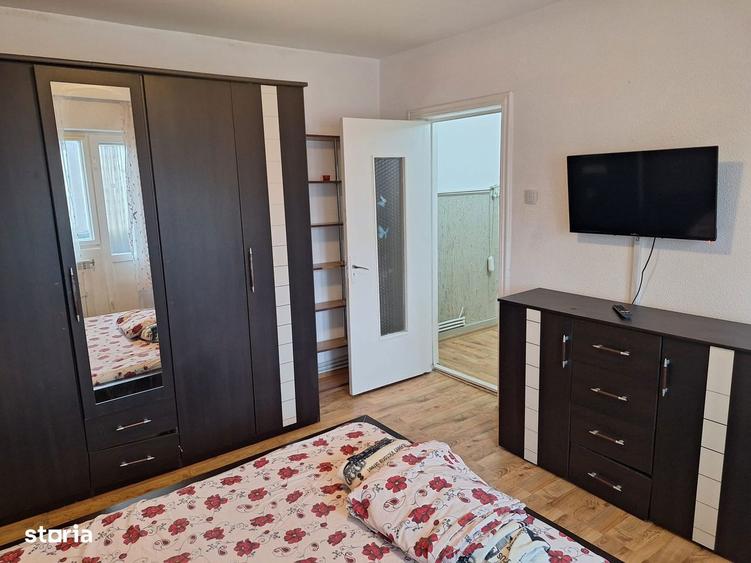 Apartament cu 3 camere decomandat în Faleza Nord