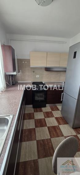 Apartament cu 3 camere decomandat în Trivale