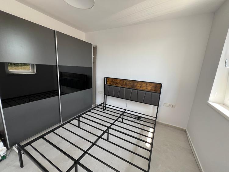Duplex cu 4 camere cu Canalizare în Aeroport