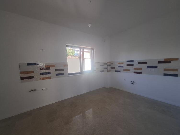 Casă individuală cu 4 camere cu Canalizare în Bragadiru