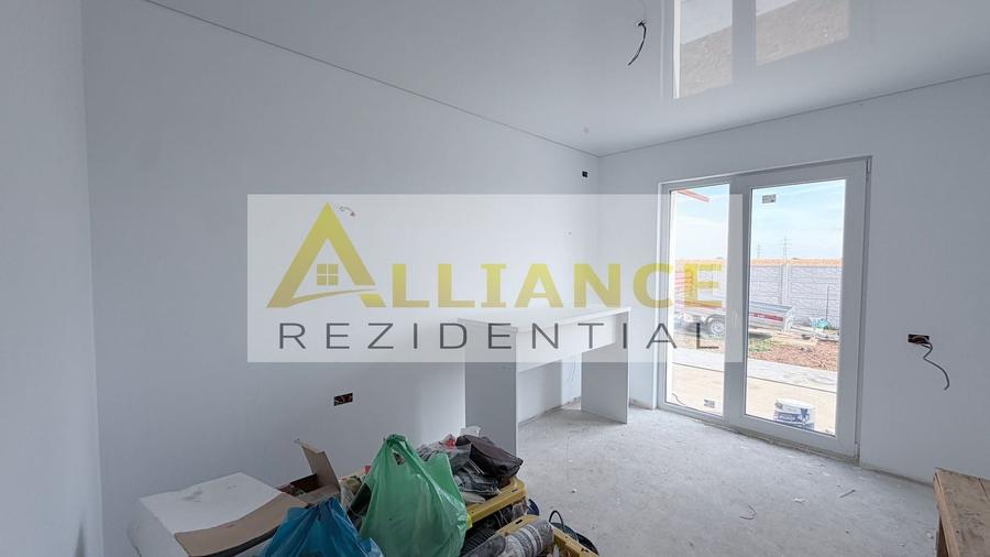 Casa Individuala - 4 camere - 2 bai - 425 mp teren - 8