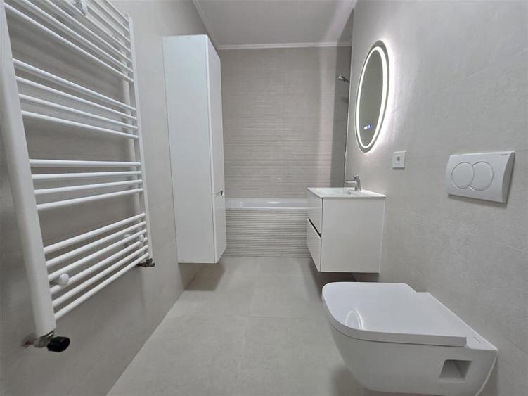 Apartament cu 2 camere decomandat, mobilat în Tractorul