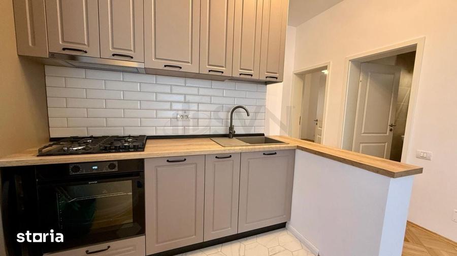 Apartament cu 3 camere semidecomandat în Aviatorilor