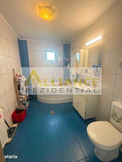Apartament cu 3 camere în Berceni