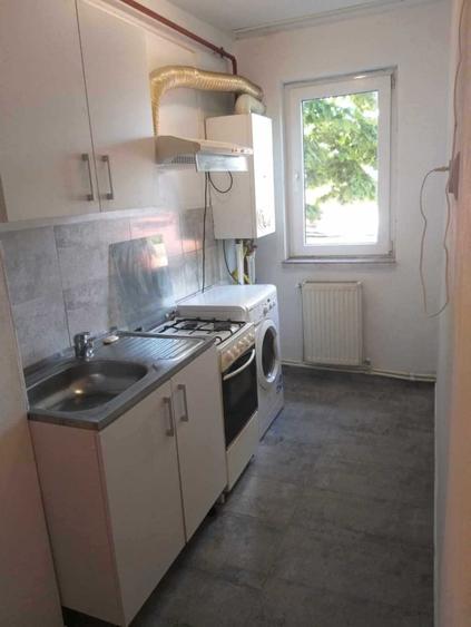 Inchiriez apartament 2 camere - 1