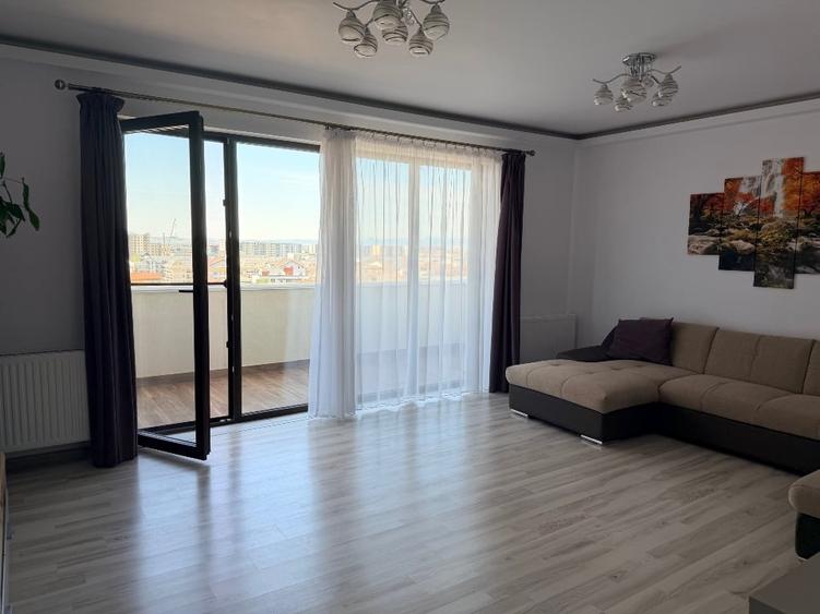 Apartament cu 3 camere decomandat, mobilat în Tractorul