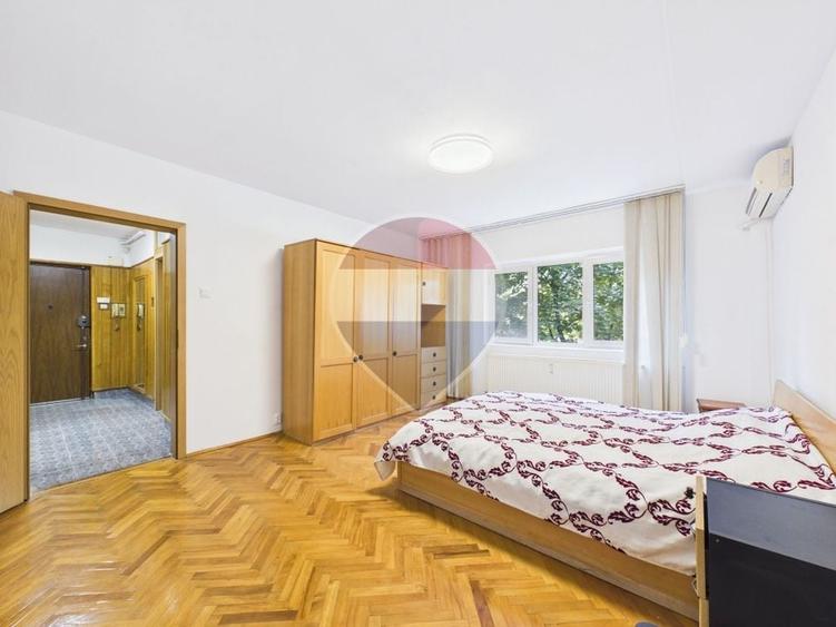 Apartament cu 3 camere decomandat în 13 Septembrie