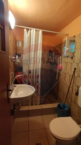 Casă individuală cu 4 camere cu Teren 1710 Mp în Fonău