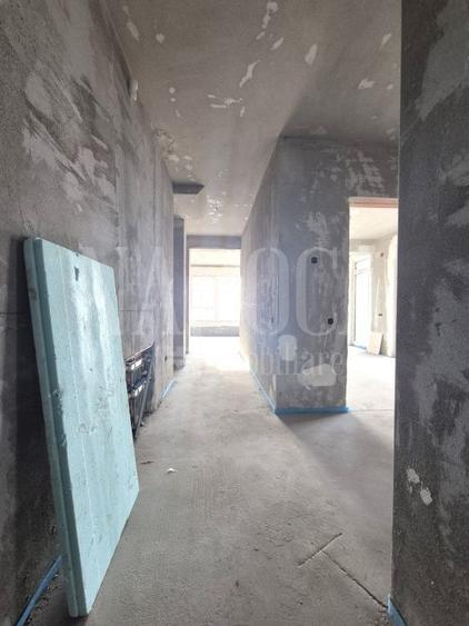 Duplex cu 4 camere cu Canalizare în Dâmbul Rotund