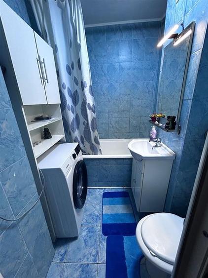 Apartament cu 2 camere decomandat, mobilat în Tei