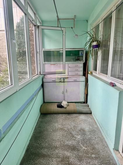 Apartament cu 3 camere decomandat în Berceni