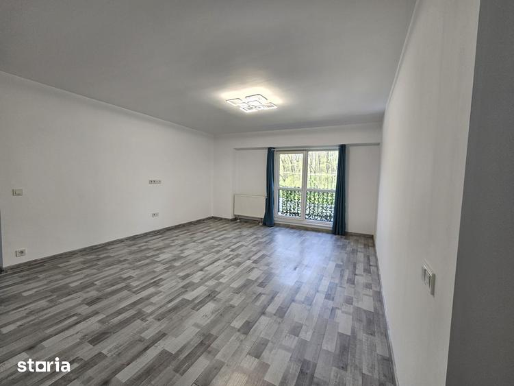 Apartament cu 3 camere semidecomandat în Mogoșoaia