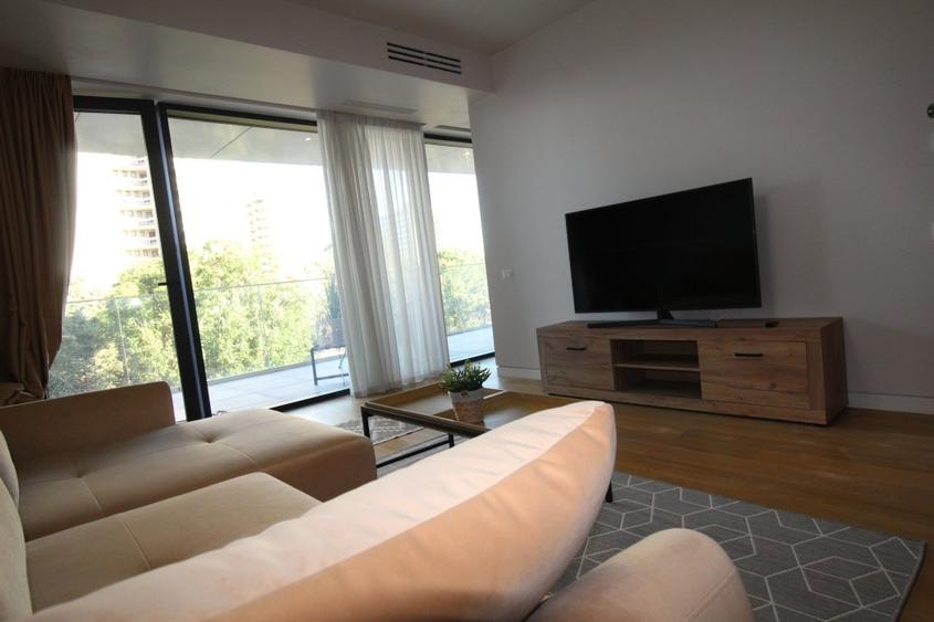Apartament cu 2 camere semidecomandat, mobilat în Olimp