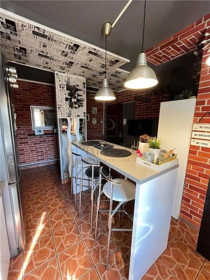 Apartament cu 2 camere semidecomandat, mobilat în Bucovina