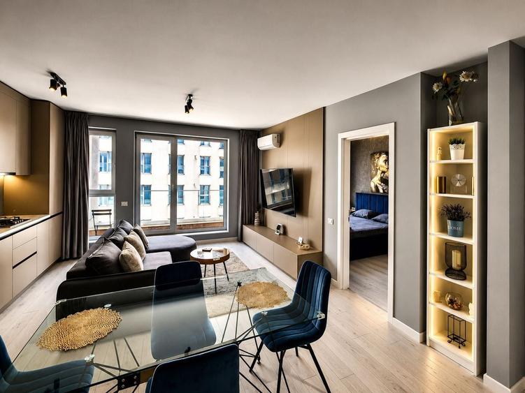 Apartament cu 2 camere semidecomandat, mobilat în Central