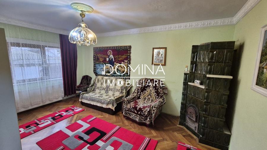 Casă individuală cu 5 camere cu Canalizare în Est