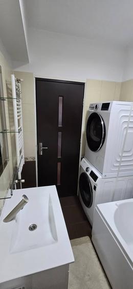 Apartament cu 3 camere decomandat în Km 5