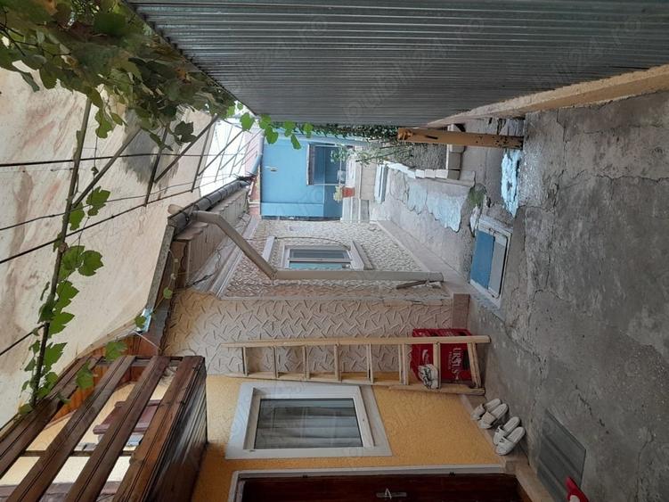 Casă cu 6 camere în Central
