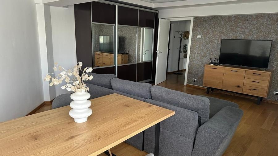 Apartament cu 3 camere decomandat în 13 Septembrie