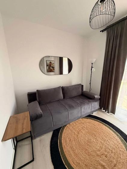Apartament cu 3 camere semidecomandat în Lipovei
