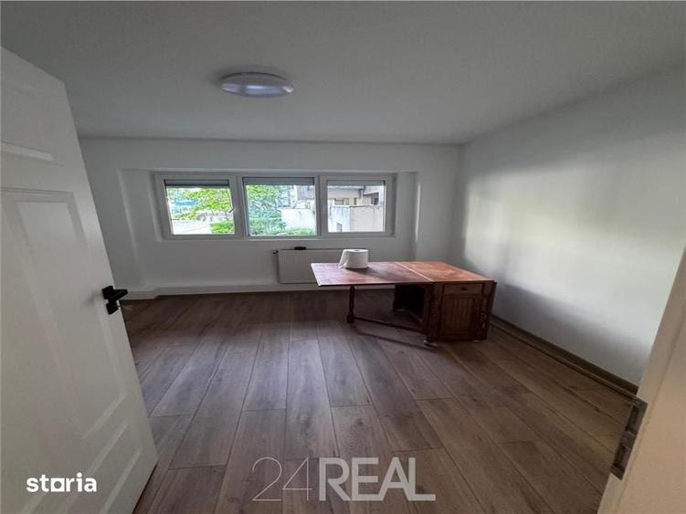 Apartament cu 4 camere decomandat în Tineretului