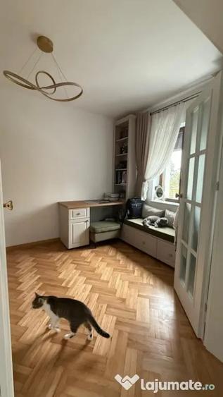 Apartament cu 3 camere semidecomandat în Ultracentral