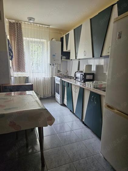 Apartament cu 3 camere decomandat în Zorilor