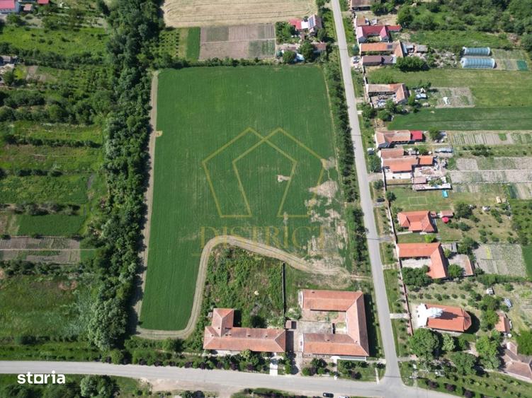 Casă cu 4 camere în Jupani