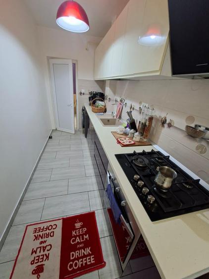 Apartament cu 2 camere decomandat în Podu Roș