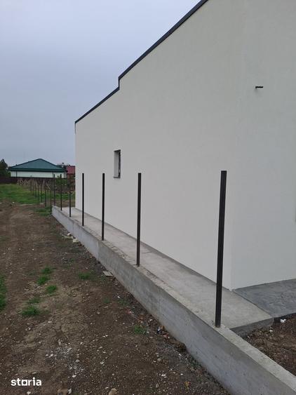 Casă cu 5 camere cu Teren 800 Mp în Vârteșcoiu