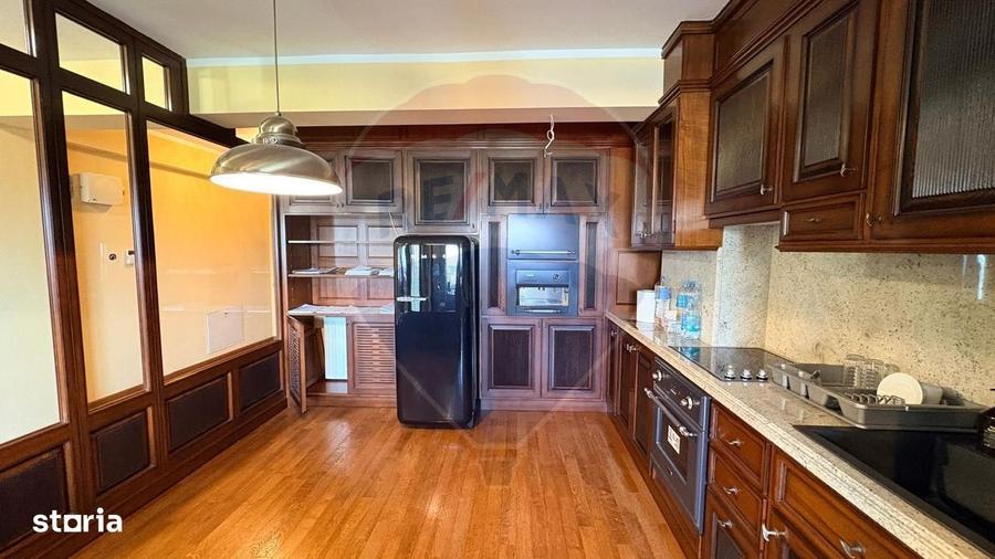Apartament cu 3 camere în Central