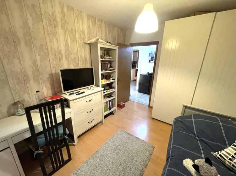 Apartament cu 4 camere decomandat în 9 Mai