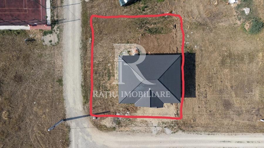 Casă individuală cu 4 camere cu Canalizare în Sântandrei