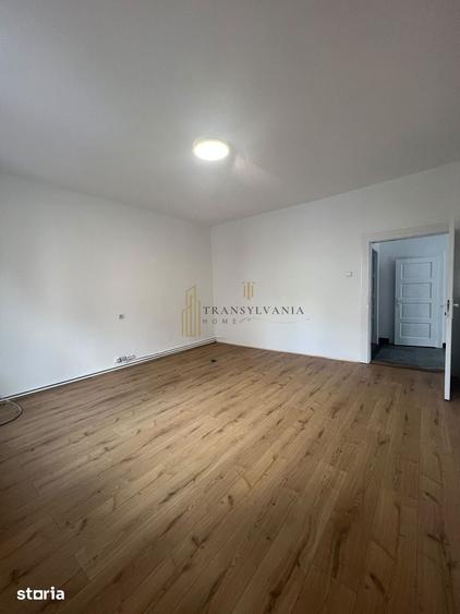 Casă cu 4 camere cu Teren 1300 Mp în Central