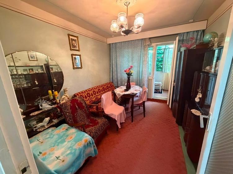 Apartament cu 3 camere decomandat, mobilat în Aurel Vlaicu