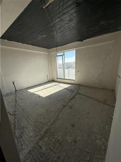 Apartament cu 2 camere decomandat în Kamsas