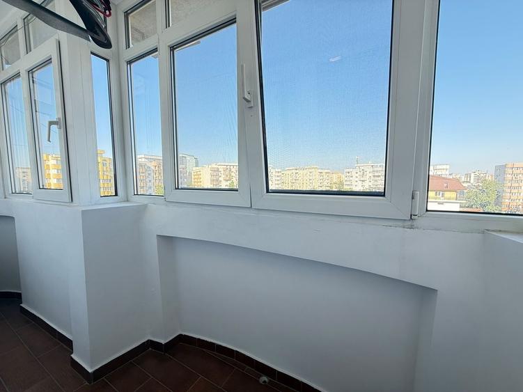 Apartament cu 3 camere decomandat, mobilat în Nerva Traian