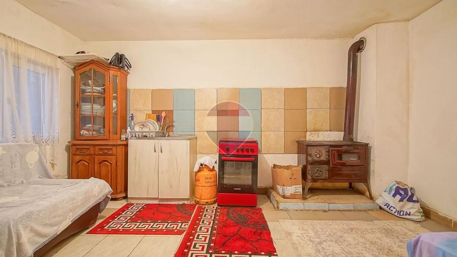 Casă individuală cu 3 camere cu Teren 360 Mp în Sânpetru