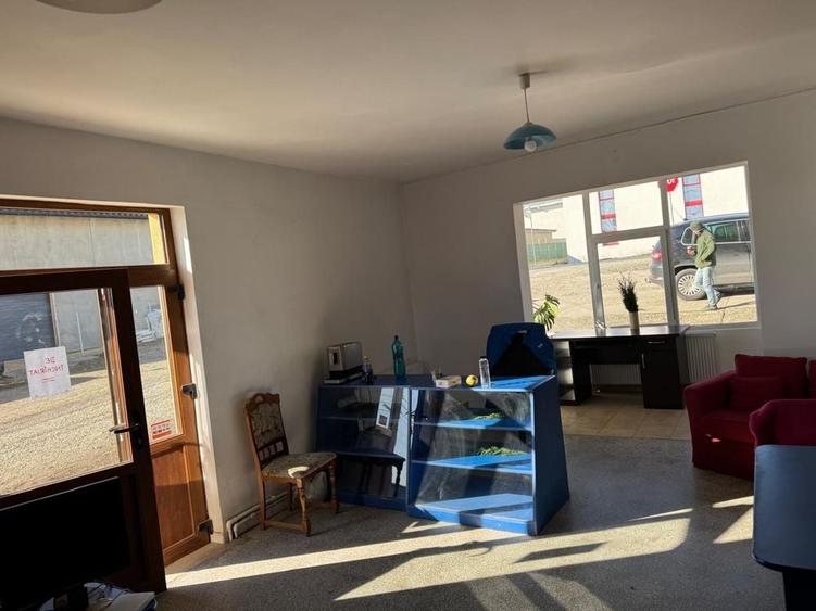 Spațiu comercial, de 247 mp, în Central