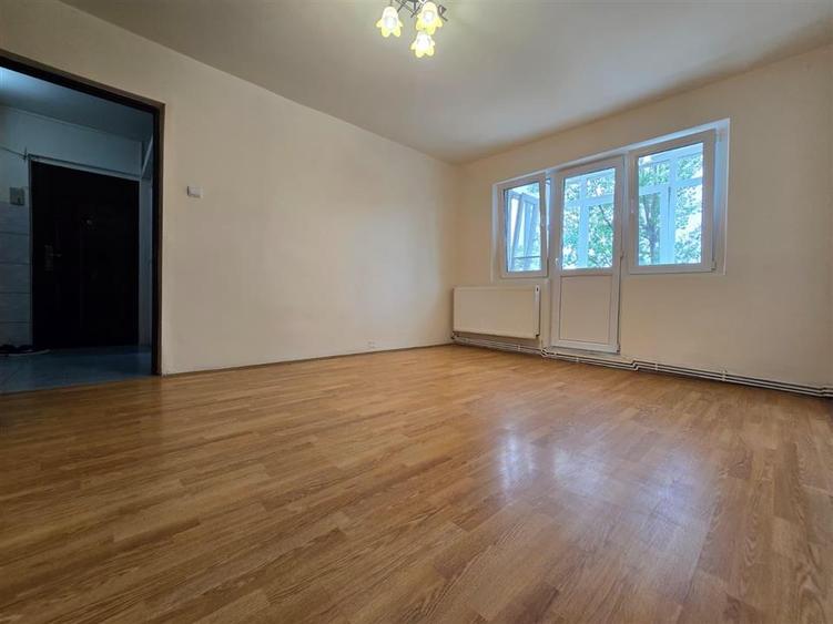 Apartament cu 2 camere semidecomandat în Mircea cel Bătrân