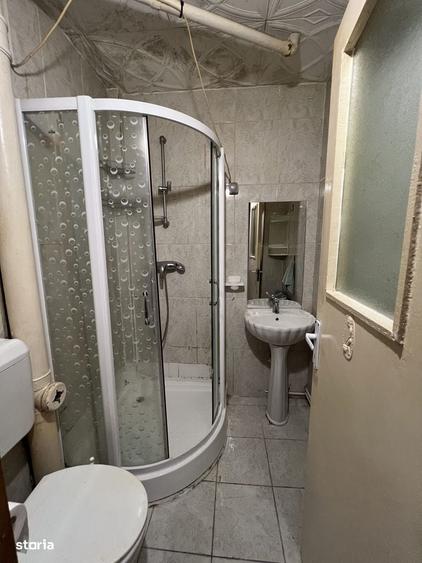 Apartament cu 4 camere în Micro 16