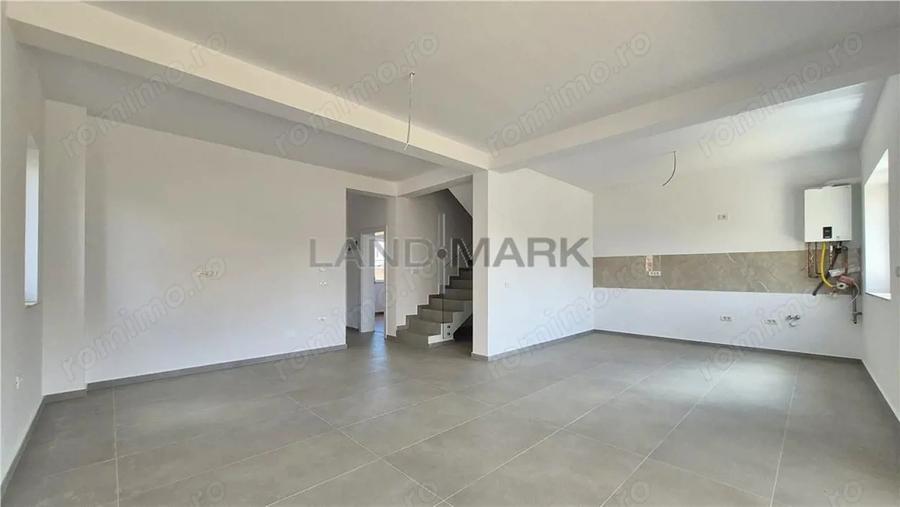 Casă cu 5 camere cu Teren 323 Mp în Central