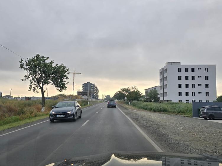 Teren Construcții intravilan de 770 mp, în Lazu