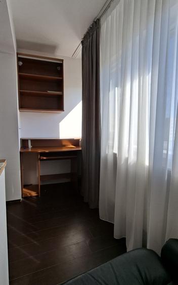 Apartament cu 3 camere semidecomandat în Drumul Taberei